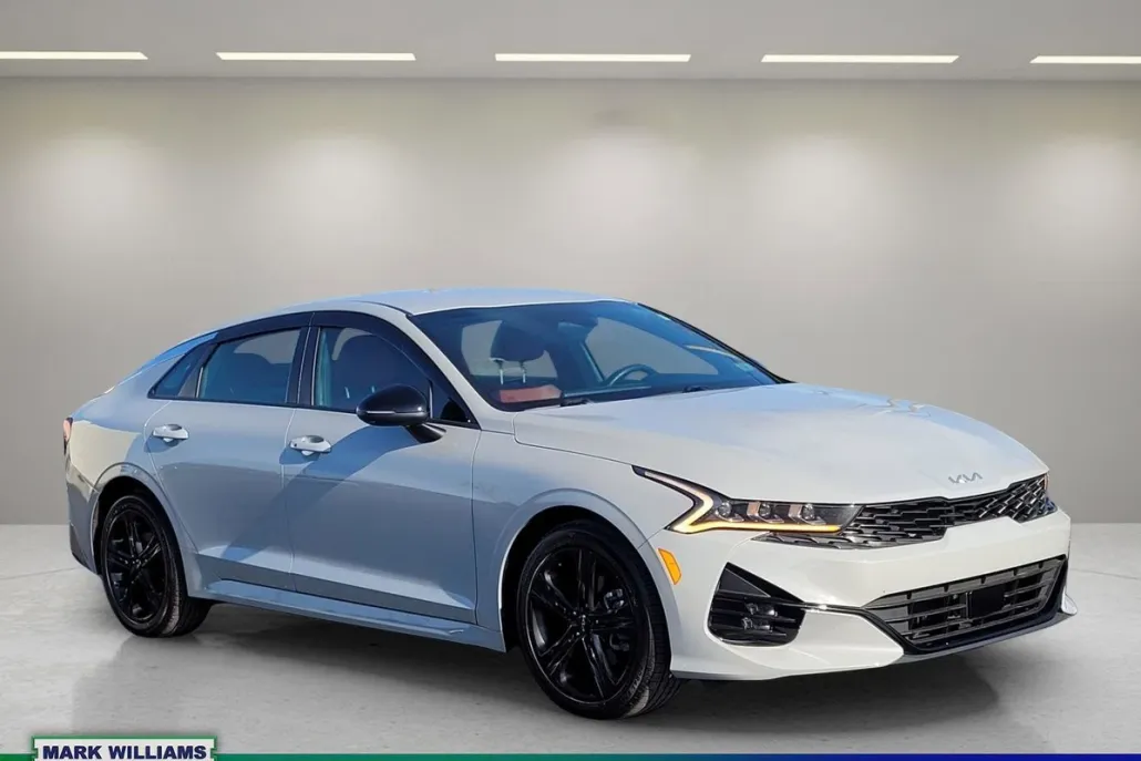 2024 Kia K5 GT-Line photo 1