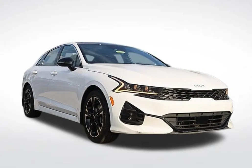 2023 Kia K5 GT-Line photo 1