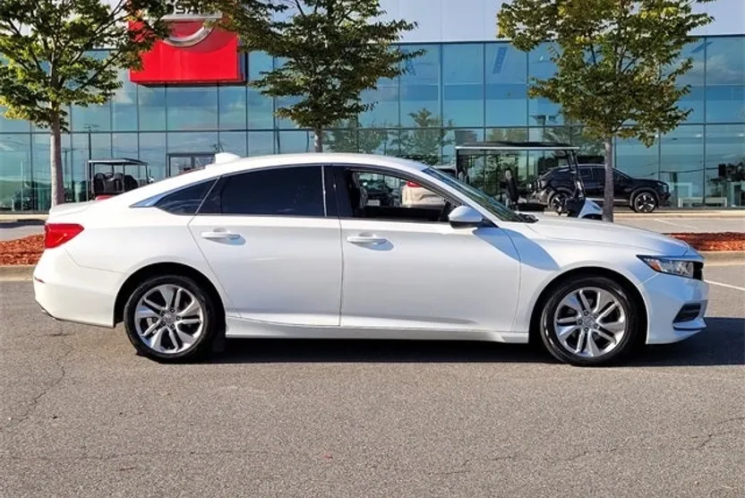 2019 Honda Accord LX photo 1