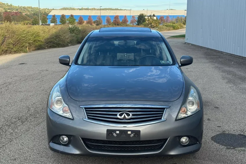 2012 Infiniti G37 photo 1