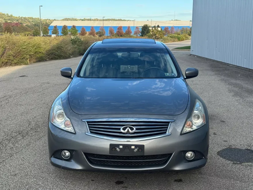 2012 Infiniti G37 photo 1