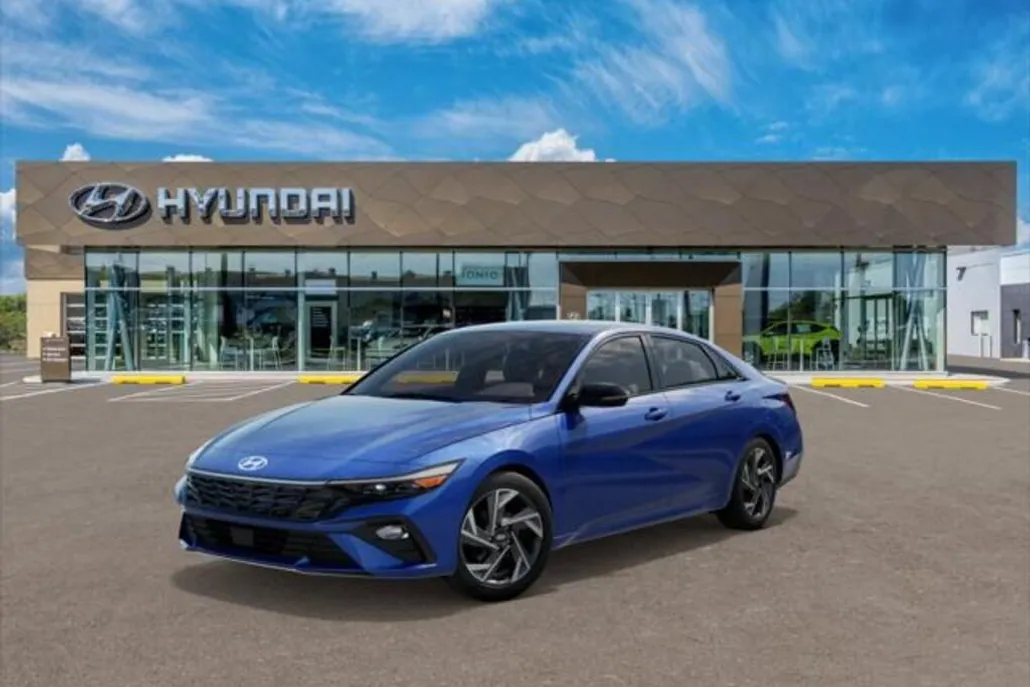 2025 Hyundai Elantra SEL Sport photo 1