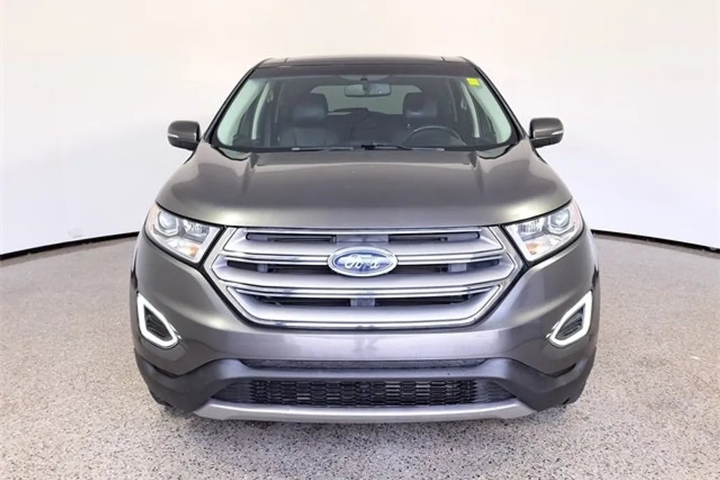 2017 Ford Edge Titanium photo 1