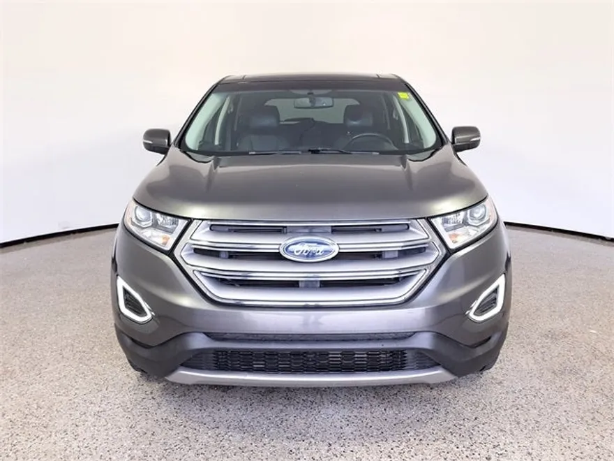 2017 Ford Edge Titanium photo 1