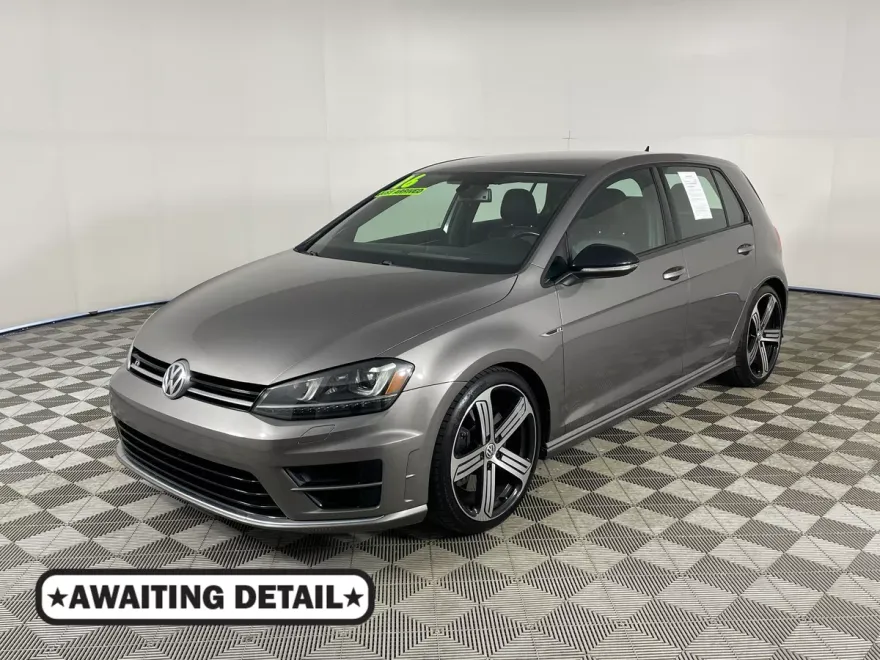2016 Volkswagen Golf R photo 1