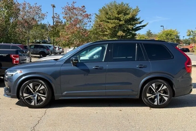 2021 Volvo XC90 T6 R-Design photo 1
