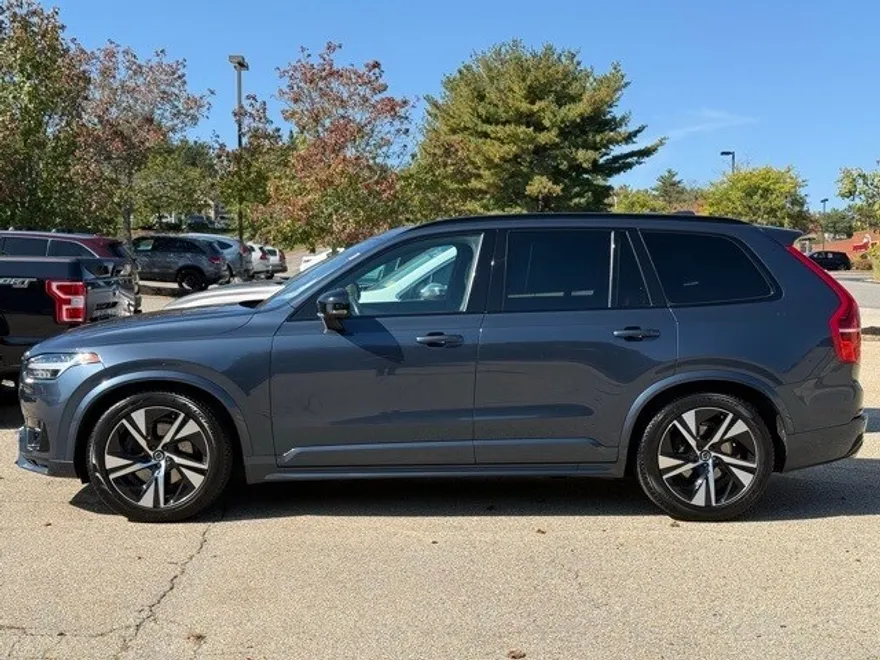 2021 Volvo XC90 T6 R-Design photo 1
