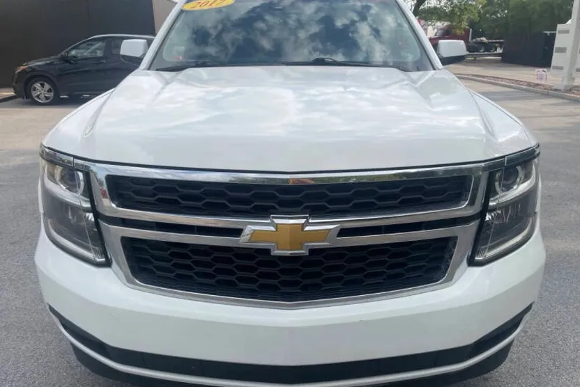 2017 Chevrolet Tahoe LT photo 1