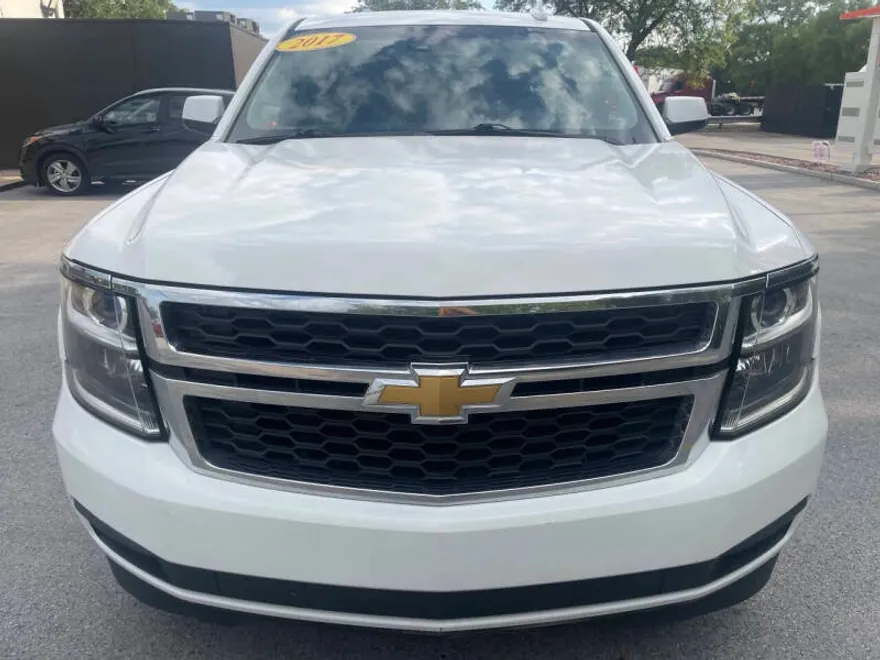 2017 Chevrolet Tahoe LT photo 1