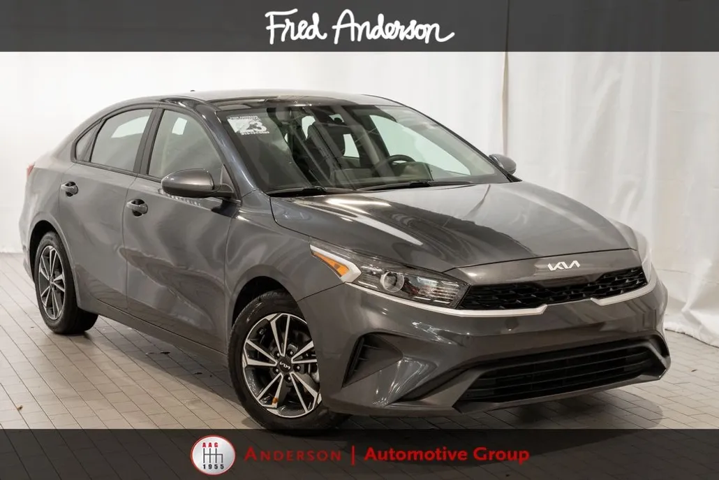2023 Kia Forte LXS photo 1