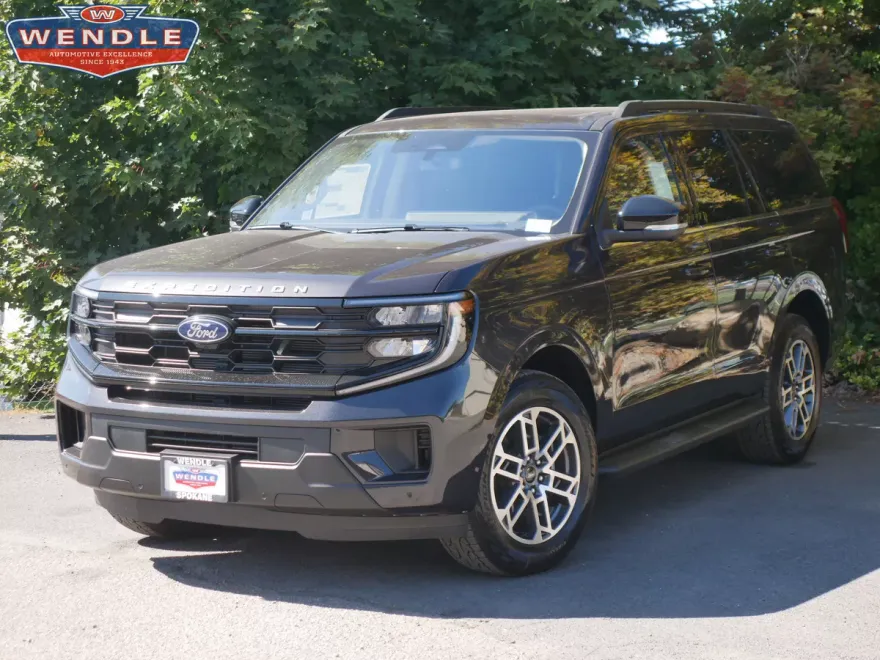 2025 Ford Expedition photo 1