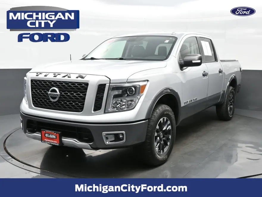 2019 Nissan Titan Crew Cab PRO-4X photo 1