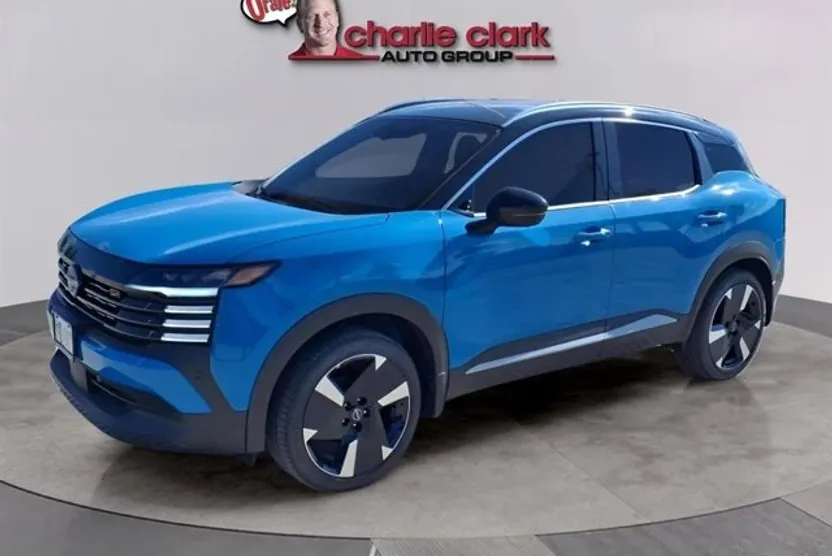 2025 Nissan Kicks SR photo 1