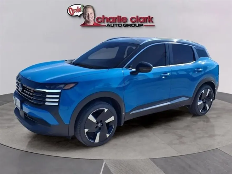 2025 Nissan Kicks SR photo 1