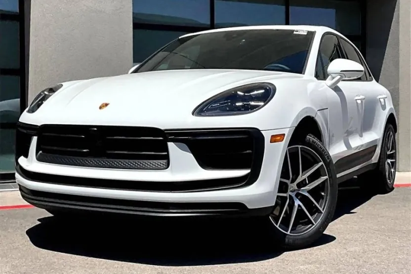 2025 Porsche Macan Base photo 1