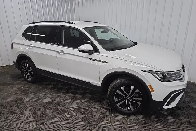 2023 Volkswagen Tiguan S photo 1
