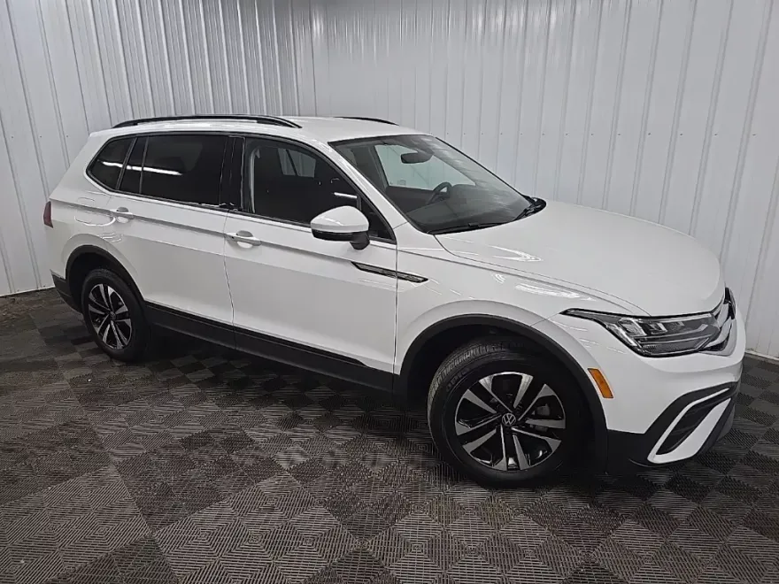 2023 Volkswagen Tiguan S photo 1