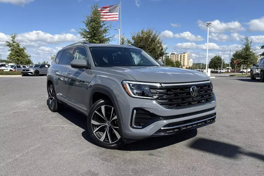 2025 Volkswagen Atlas SEL Premium R-Line photo 1