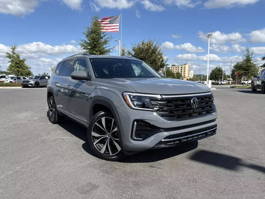2025 Volkswagen Atlas SEL Premium R-Line photo 1