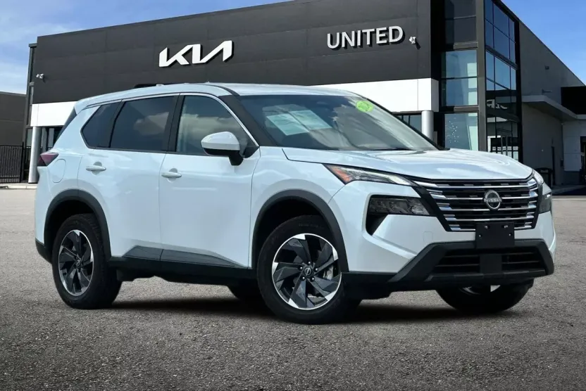 2024 Nissan Rogue SV photo 1