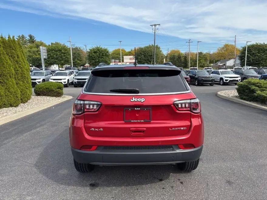 2024 Jeep Compass Limited photo 1