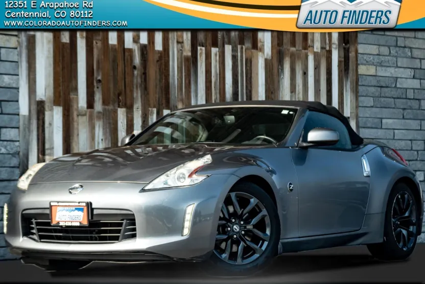 2016 Nissan 370Z Touring photo 1