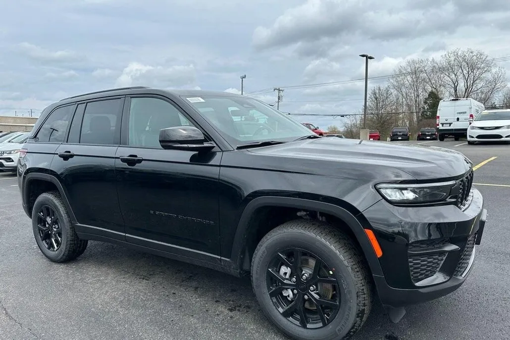 2025 Jeep Grand Cherokee Altitude X photo 1