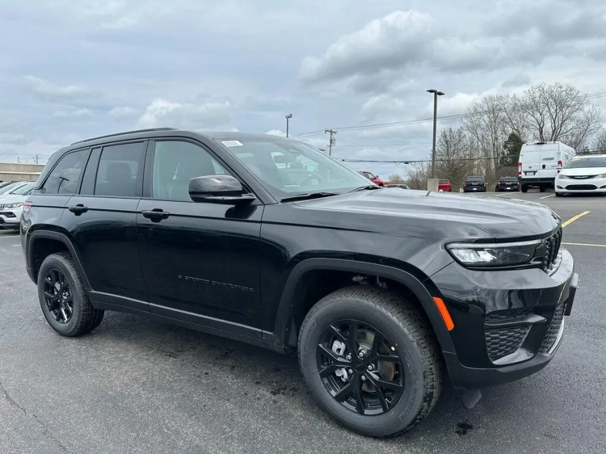 2025 Jeep Grand Cherokee Altitude X photo 1