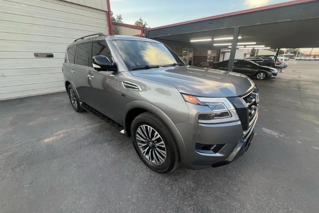 2022 Nissan Armada SL photo 1