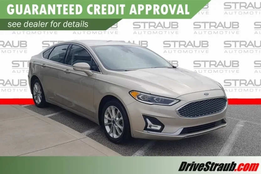 2019 Ford Fusion Energi Titanium photo 1