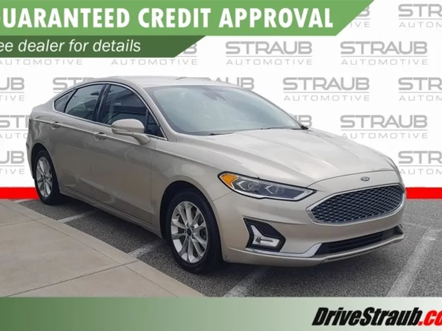 2019 Ford Fusion Energi Titanium photo 1