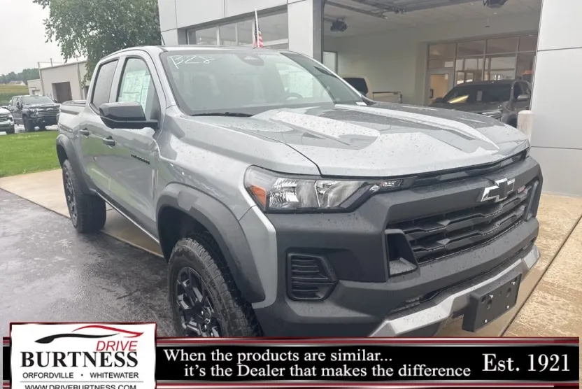 2026 Chevrolet Colorado Trail Boss photo 1
