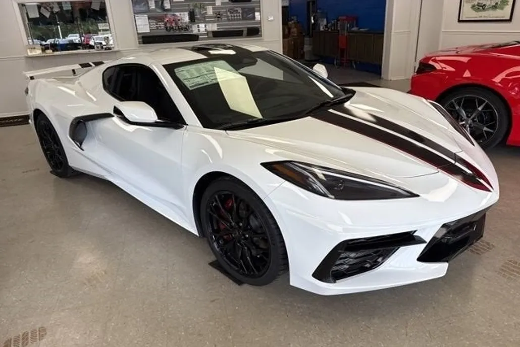 2025 Chevrolet Corvette Stingray 2LT photo 1