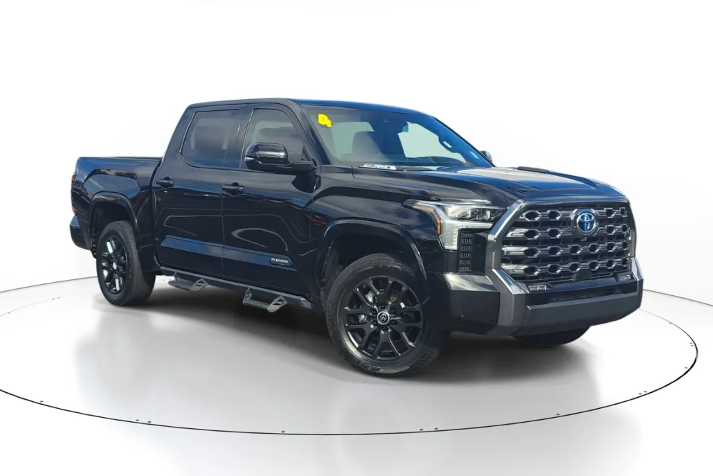 2024 Toyota Tundra Platinum photo 1
