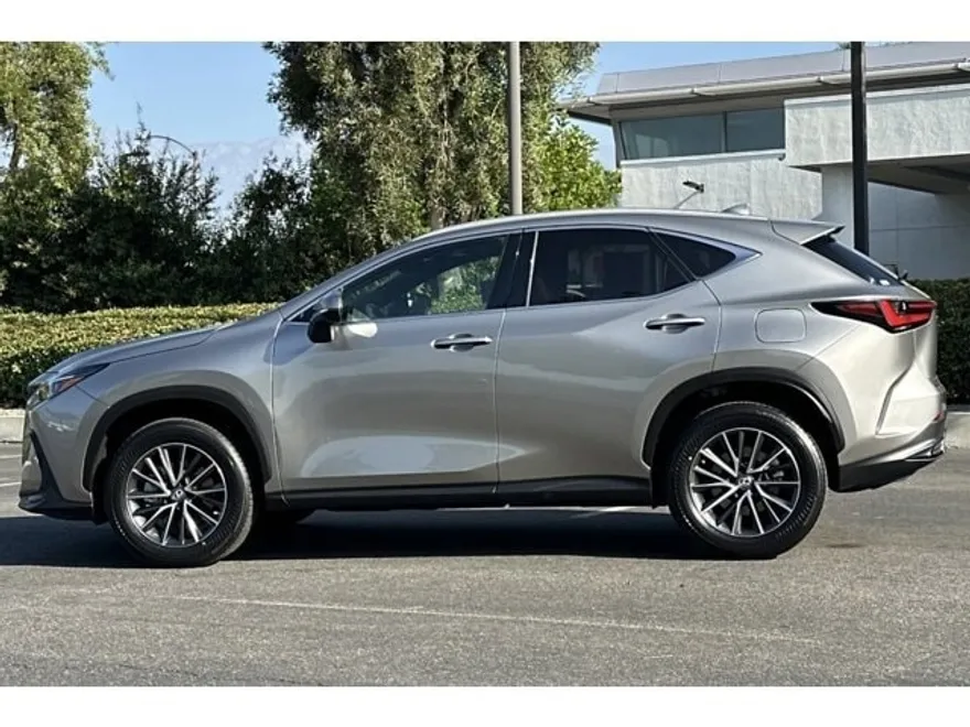2022 Lexus NX 350 photo 1