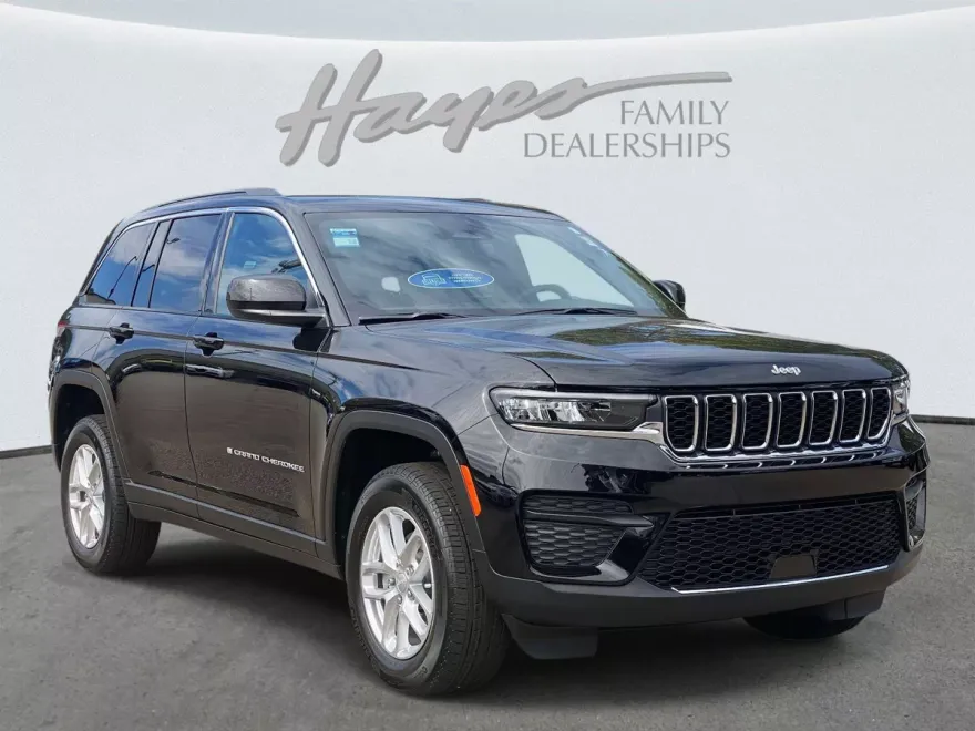 2025 Jeep Grand Cherokee Laredo photo 1