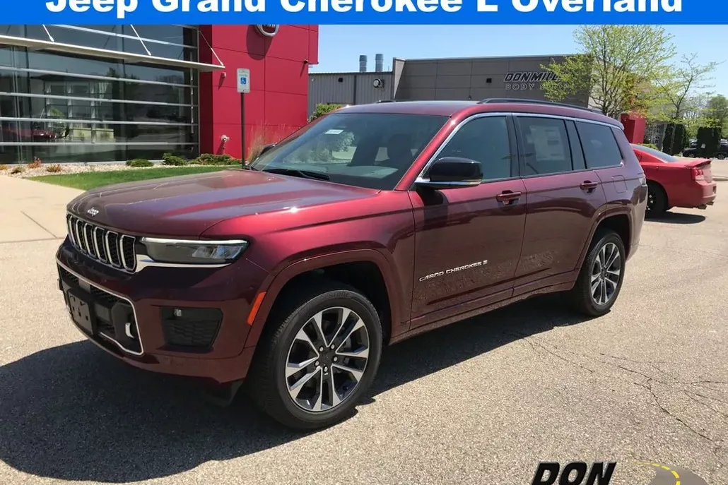 2025 Jeep Grand Cherokee Overland photo 1
