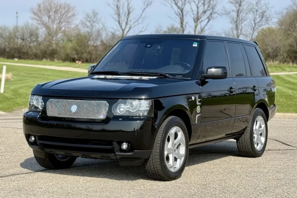 2010 Land Rover Range Rover HSE photo 1