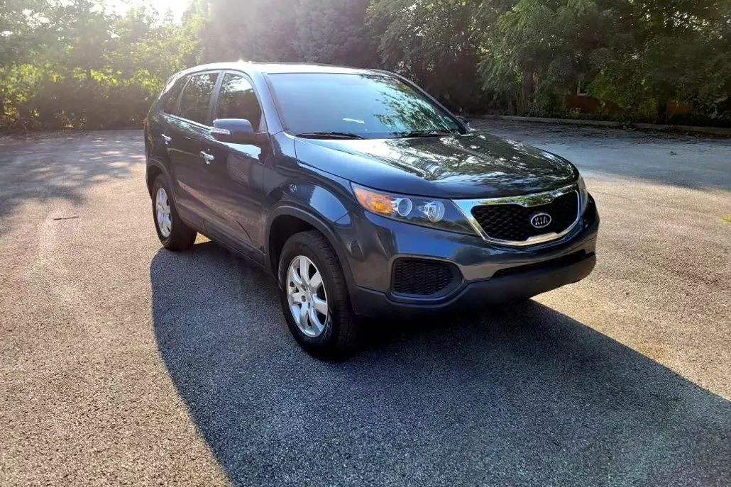2011 Kia Sorento LX photo 1