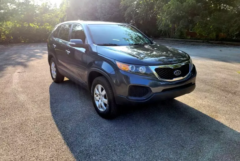 2011 Kia Sorento LX photo 1