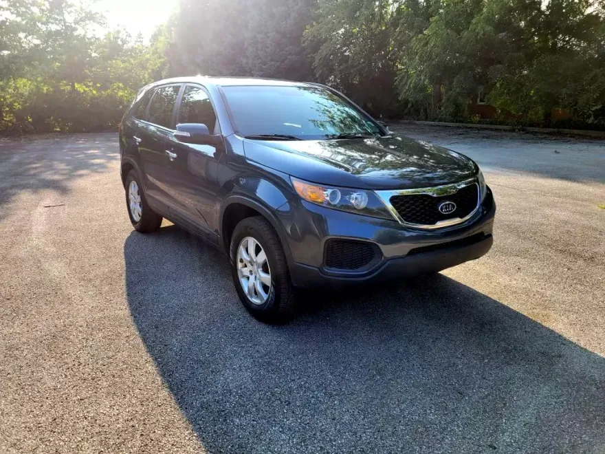 2011 Kia Sorento LX photo 1