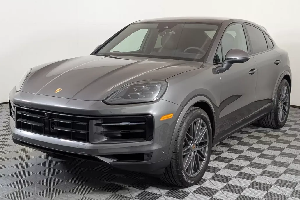 2025 Porsche Cayenne Coupe photo 1