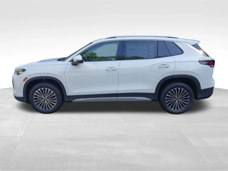 2025 Volkswagen Tiguan S photo 1