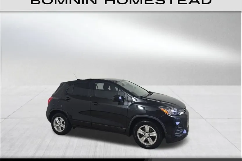 2020 Chevrolet Trax LS photo 1