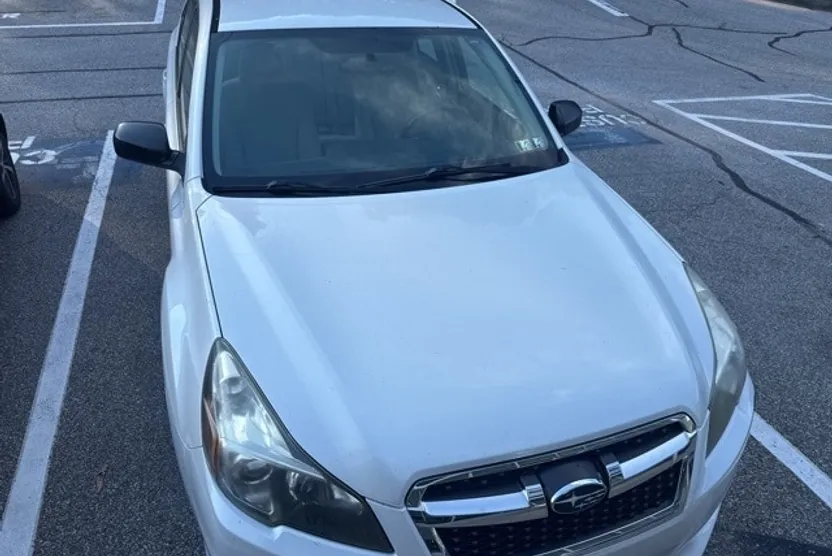 2013 Subaru Legacy 2.5i photo 1