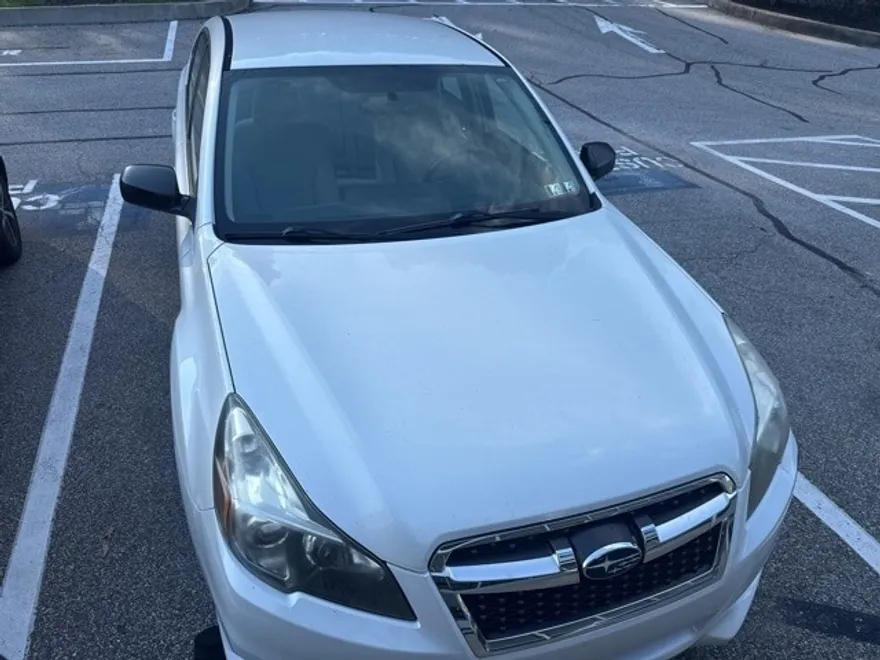 2013 Subaru Legacy 2.5i photo 1