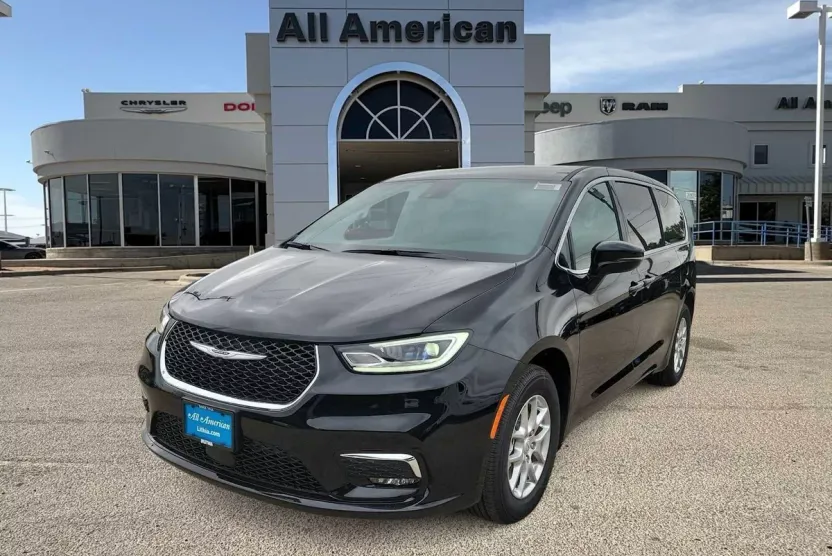 2026 Chrysler Pacifica photo 1