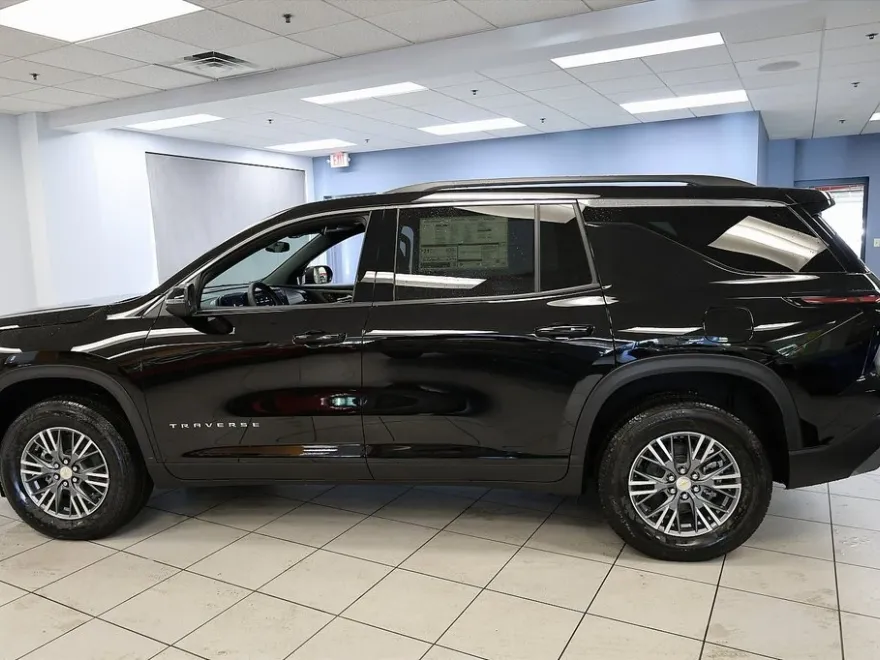 2026 Chevrolet Traverse photo 1