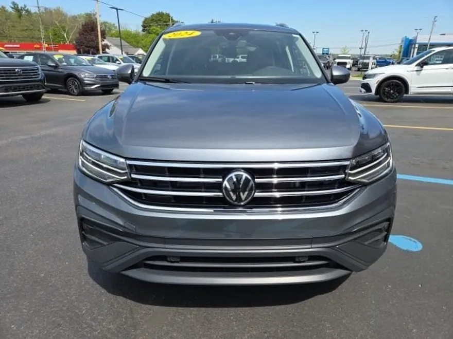 2024 Volkswagen Tiguan SE Wolfsburg Edition photo 1