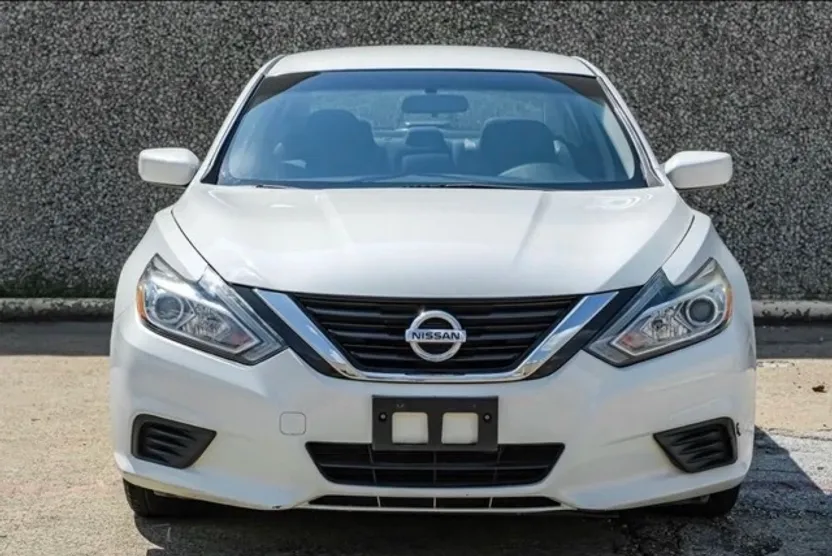 2018 Nissan Altima 2.5 S photo 1